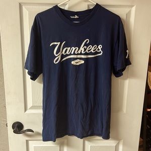 Selling this vintage nike Yankees tee!